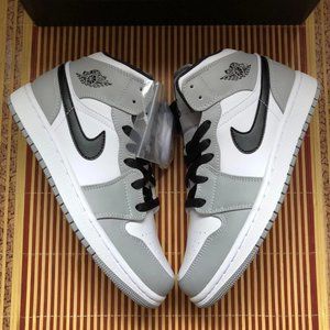 Air Jordan 1 Mid Light Smoke Grey